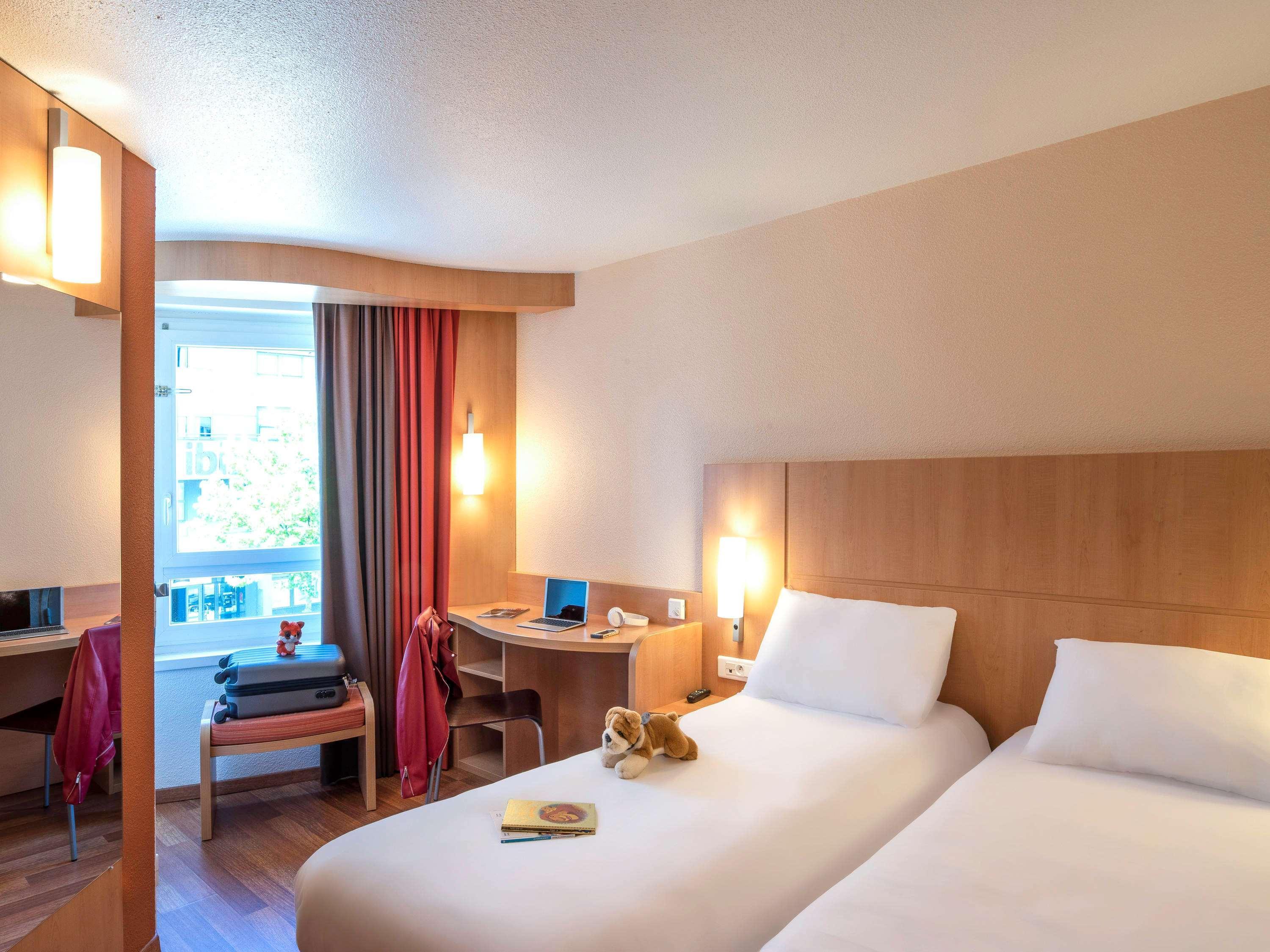 Готель Ibis Tours Centre Gare Екстер'єр фото