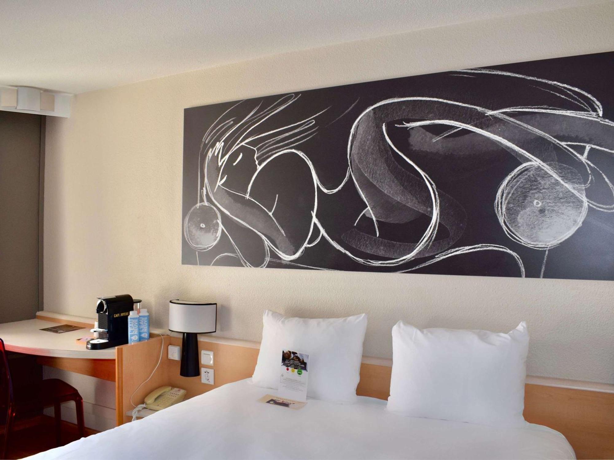 Готель Ibis Tours Centre Gare Екстер'єр фото