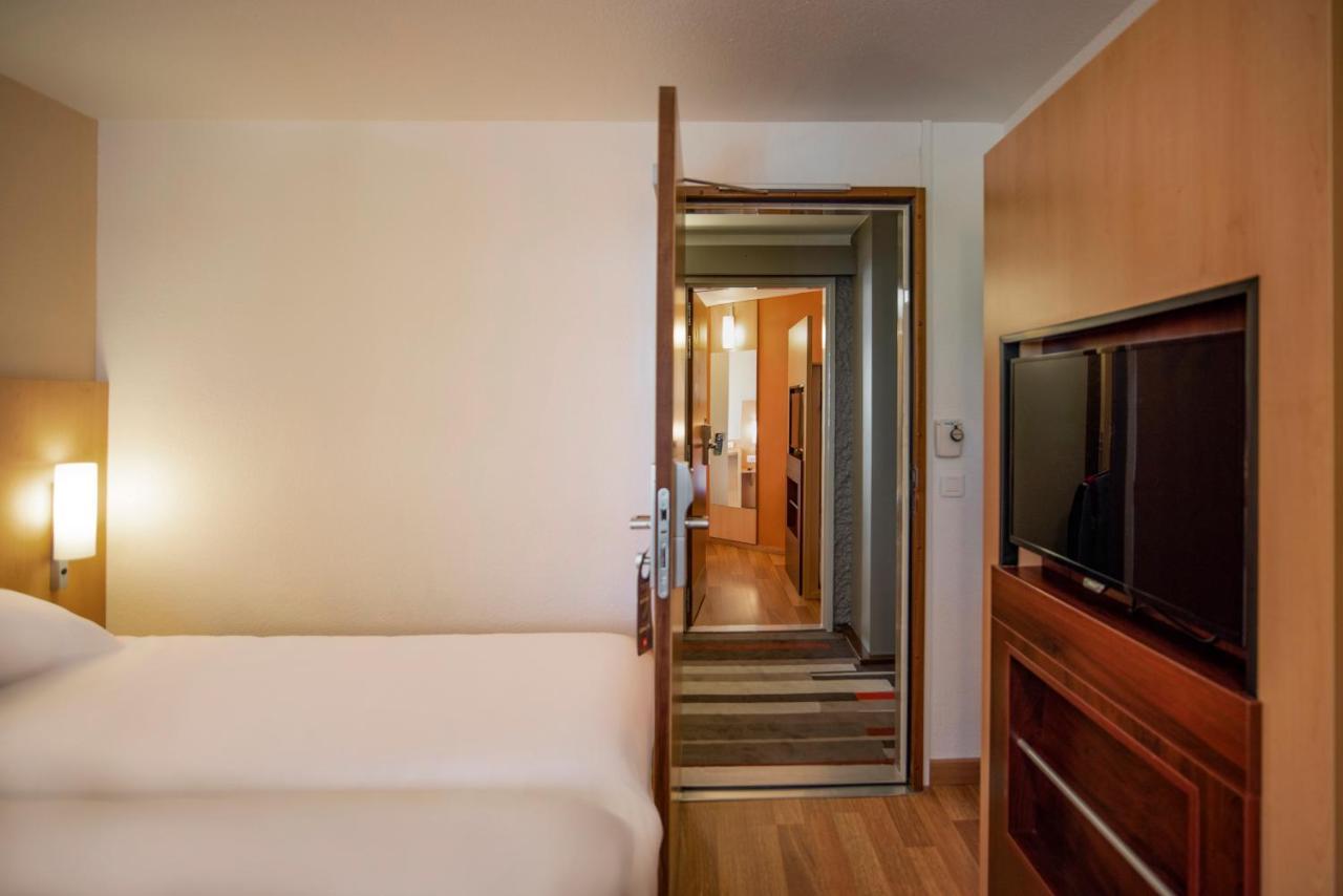 Готель Ibis Tours Centre Gare Екстер'єр фото